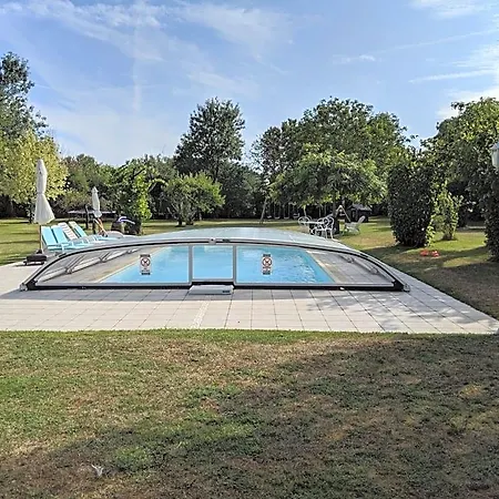 Le Petit Moulin Tournesol Bed & Breakfast